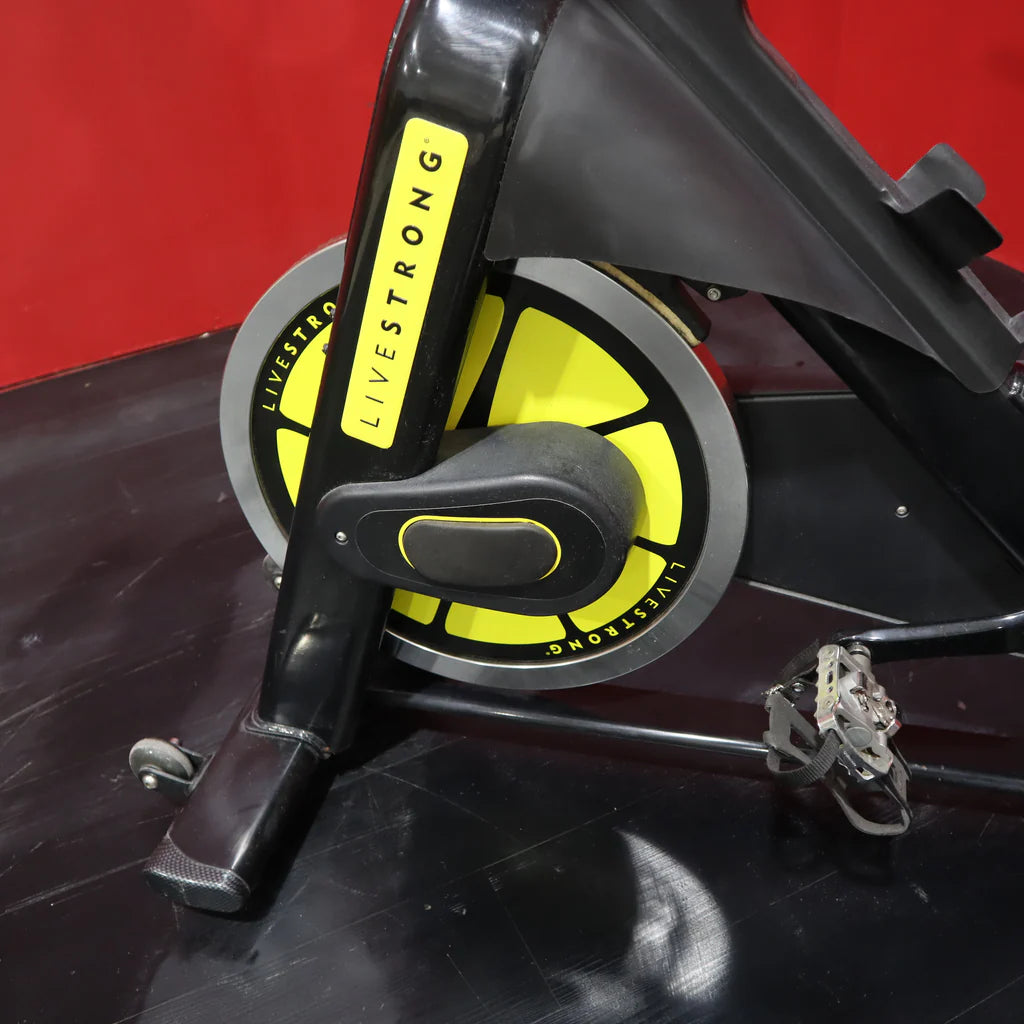 🚴‍♂️ LIVESTRONG Spinning Bike – Indoor Bike Pro