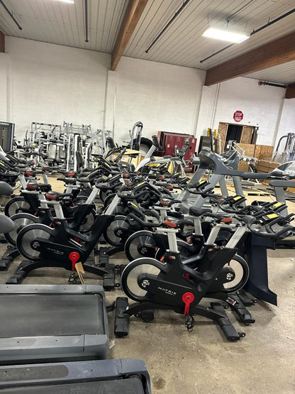 Pack 15 Vélos Spinning Matrix IC7 – Salle de Sport & Coaching Professionnel